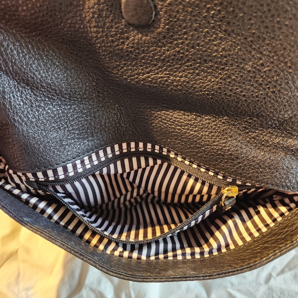 Kate Spade Black Pebbled Leather Chain-Accent Crossbody Bag - Picture 6 of 9